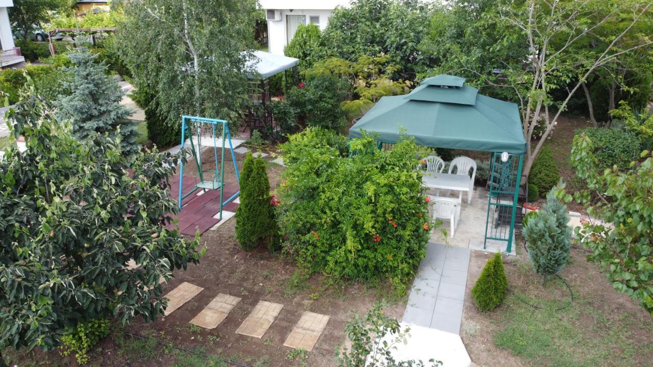 Lilia Guest House Nesebar Exterior photo