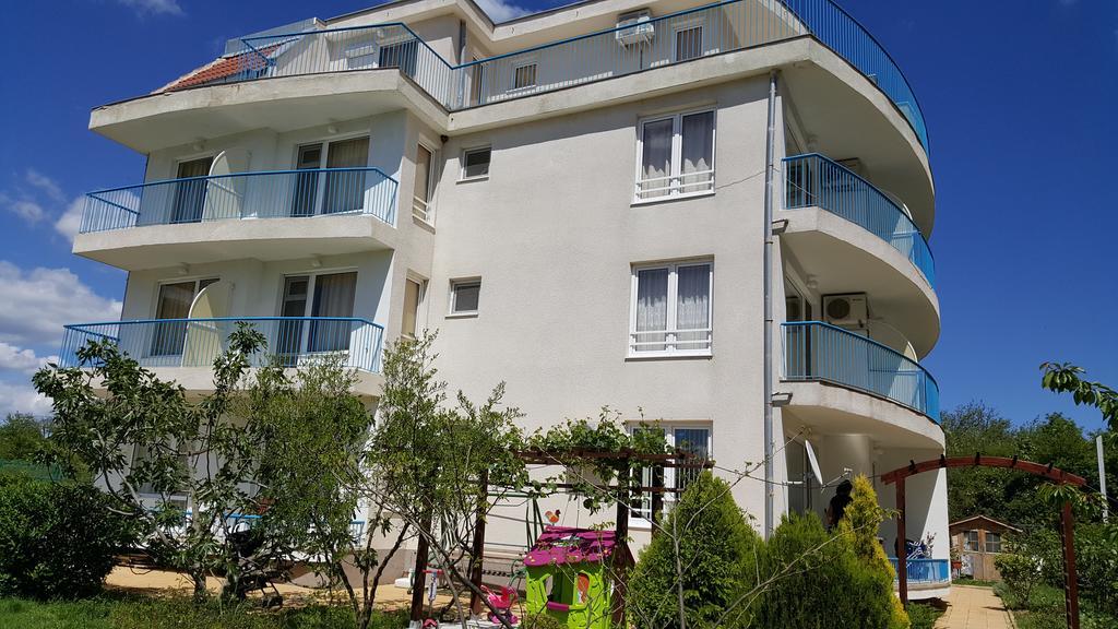 Lilia Guest House Nesebar Exterior photo